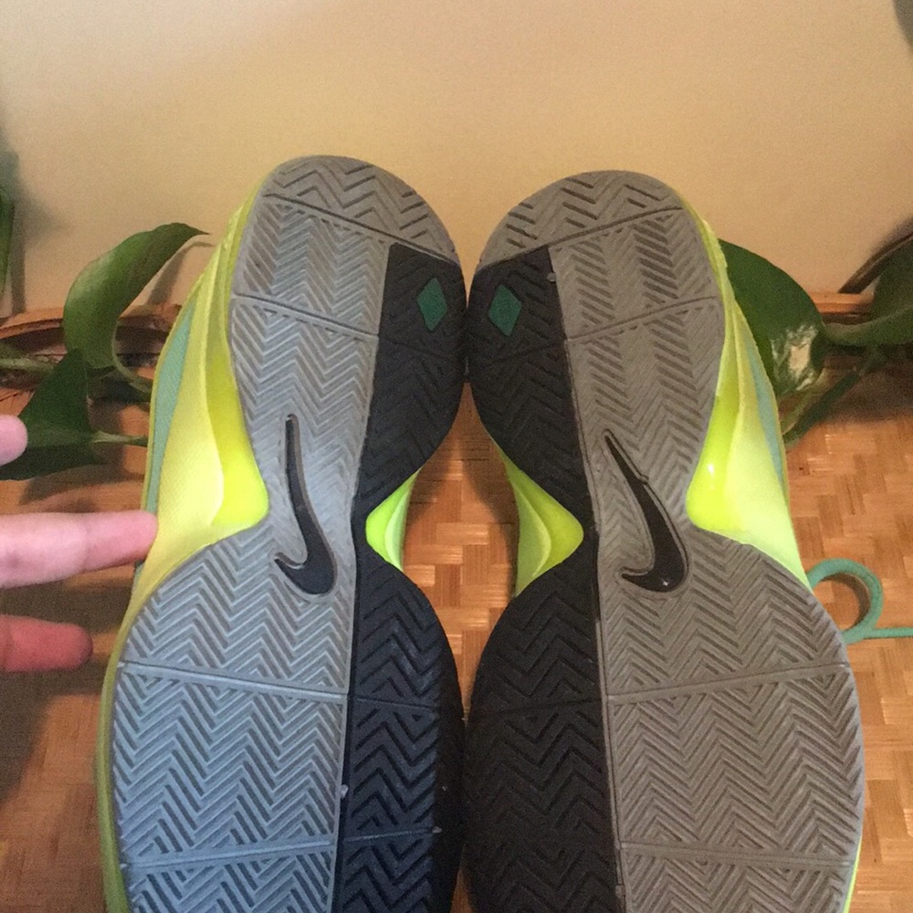 New Nike Air Athletic Tennis Shoes Blue Yellow